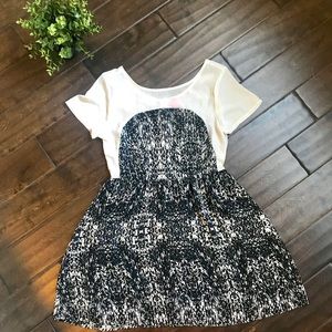 NWOT [Eight Sixty] Short Sleeve Printed Dress